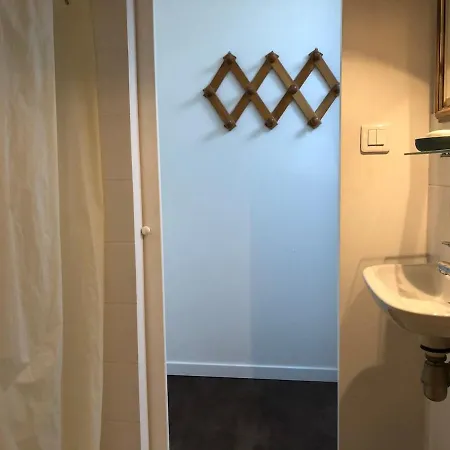 Maison Familiale A 100 M De La